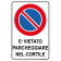 E' vietato parcheggiare nel cortile