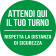 Attendi qui il tuo turno - Rispetta la distanza di sicurezza - Verde - cod. 700203